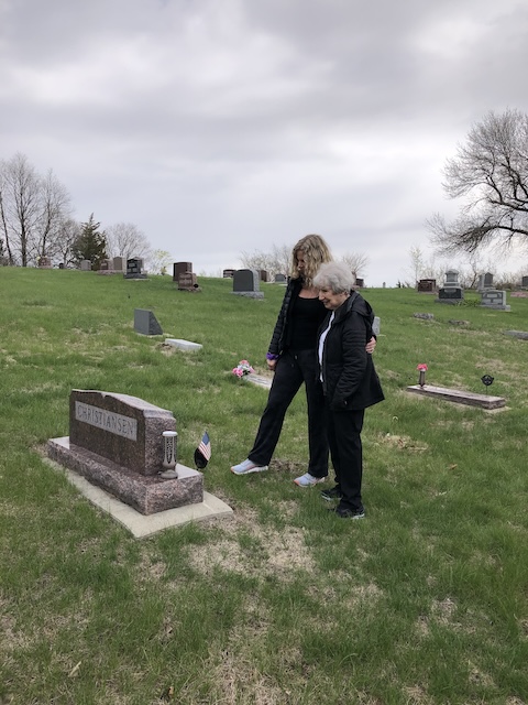 gravemarker-browniechrissy-Conrad